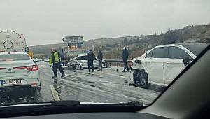 Dolu yağışı yüzünden zincirleme kaza