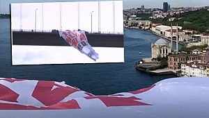 15 Temmuz Şehitler Köprüsü'ne '128 milyar dolar nerede' pankartı asıldı