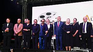 Altın Koza’da Onur Ödülleri verildi