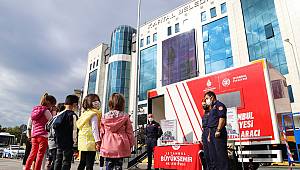 İstanbul İtfaiyesi’nden Kartallı Minik Öğrencilere Yangın Eğitimi
