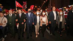 98 YILDIR DİNMEYEN COŞKUYLA ONBİNLER ATAŞEHİR'DE BULUŞTU