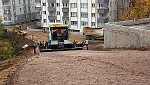 Karataş Mahallesi’nde Yeni Açılan Yol Asfaltlandı