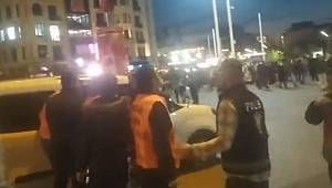 Taksim Meydanı'nda 'dolar' protestosu