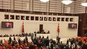 MECLİSTE YUMRUKLU KAVGA!