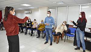 Büyükşehir çalışanlarına işaret dili eğitimi