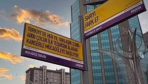 Ataşehir'in bazı sokak tabelaları, sarıya çevrildi.