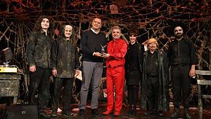 Dario Fo’nun Ünlü Eseri ‘Bir Anarşistin Kaza Sonucu Ölümü’ Kartal’da Sahnelendi