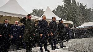 ÇANAKKALE ŞEHİTLERİ KAR ALTINDA ANILDI