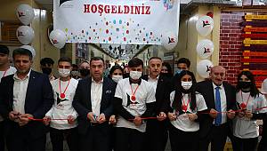 Gençlerin gündemi tasarruf Bağcılar Mahmutbey Mesleki ve Teknik Anadolu Lisesi’nde düzenlenen TÜBİTAK 4006 Bilim Fuarı’nda öğrenciler, projelerini sergiledi.