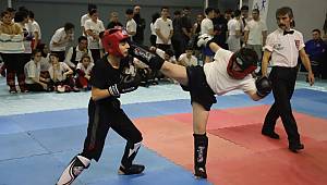 Kartal Belediyesi, ‘Karate ve Kick Boks Dostluk Müsabakası’na Ev Sahipliği Yaptı