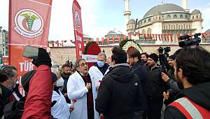 Taksim Meydanı'na çelenk bırakmak isteyen İstanbul Tabip Odası üyelerine polis müdahalesi: 'Bu ne rezilliktir ya! Utan Erdoğan!'