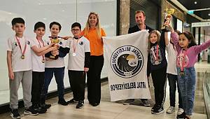 Kartal Belediyesi Satranç Akademisi Sporcuları Ödüle Doymuyor