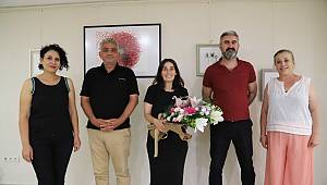 ‘Bir Nefes Çiçek’ Resim Sergisi Kartal Belediyesi’nde Açıldı