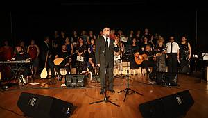 Kartal Belediyesi Türk Halk Müziği Korosu sezona solo konserle veda etti