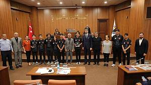 Kartal’ın Gururu Göktürkler Takımı, Kartal Belediye Meclisi’nde