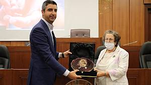Kartallı Kadınlar, ‘Aile Okulu’ Eğitim Sertifikalarını, Başkan Gökhan Yüksel’in Elinden Aldı