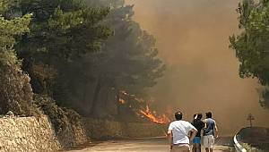 Son Dakika: Datça'da orman yangını! Muğla'nın Datça ilçesinde, orman yangını çıktı. Alevlere havadan ve karadan müdahale ediliyor.