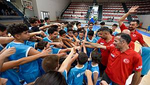 Adana Büyükşehir Belediyesi tarafından açılan ‘‘Yaz Spor Okulları’’ Adanalılardan yoğun ilgi görüyor.