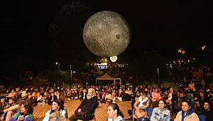 BEŞİKTAŞ FESTİVALİ’NDE JÜLİDE ÖZÇELİK’TEN MUHTEŞEM PERFORMANS