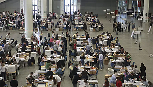 İtalya'da, seçim sonuçlarına göre, Merkez Sağ Parlamento'da mutlak çoğunluğu kazandı