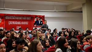 Arnavutköy Belediyesi, Yaşlı Destek Programı (YADES) kapsamında Mehmet Akif Ersoy Çok Programlı Anadolu Lisesi’nde genç-yaşlı buluşması