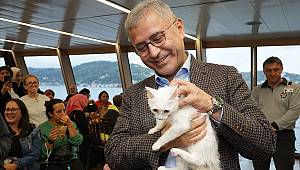 HAYVANSEVERLER VE MİNİK DOSTLARI BOĞAZ TURUNDA BULUŞTU