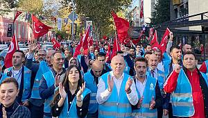 Mavi Yelekliler: “Demokrasi, atılım, derhal bugün!