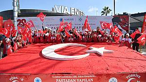 Pastadan Yapılan En Büyük Bayrak'la Dünya Rekoru Kırıldı