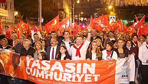 Maltepe, Cumhuriyet coşkusunu Göksel ile yaşadı