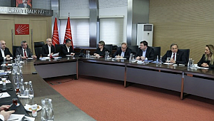 CHP'nin kapalı grup toplantısında yaşananlar sızdı. Kılıçdaroğlu, CHP'li vekillerin isteğine karşı çıktı. İşte CHP toplantısında yaşananlar...