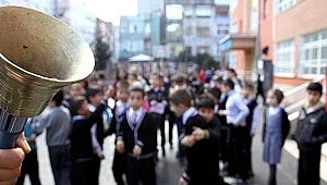 Deprem riskiyle boşaltılacaklar listesinde bir tane bile özel okul yok. Endişeli veliler teknik rapor istiyor. Binalar mı güvenli denetimler mi yapılmıyor?