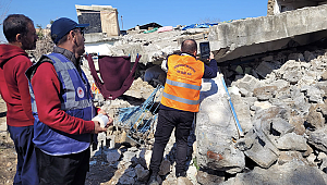 Döşemealtı Belediyesi Deprem Bölgesinde Hasar Tespiti Yapıyor
