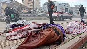 Yakınlarını depremde kaybeden CHP'li Güzelmansur Hatay'dan isyan etti: 'Ceset torbası gönderin'