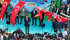 Bakan Çocuk Şenliğine Katıldı