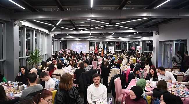 Başkan Yazıcı, Gençlerle İftarda Buluştu