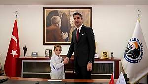 Gökhan Yüksel Koltuğunu Devretti