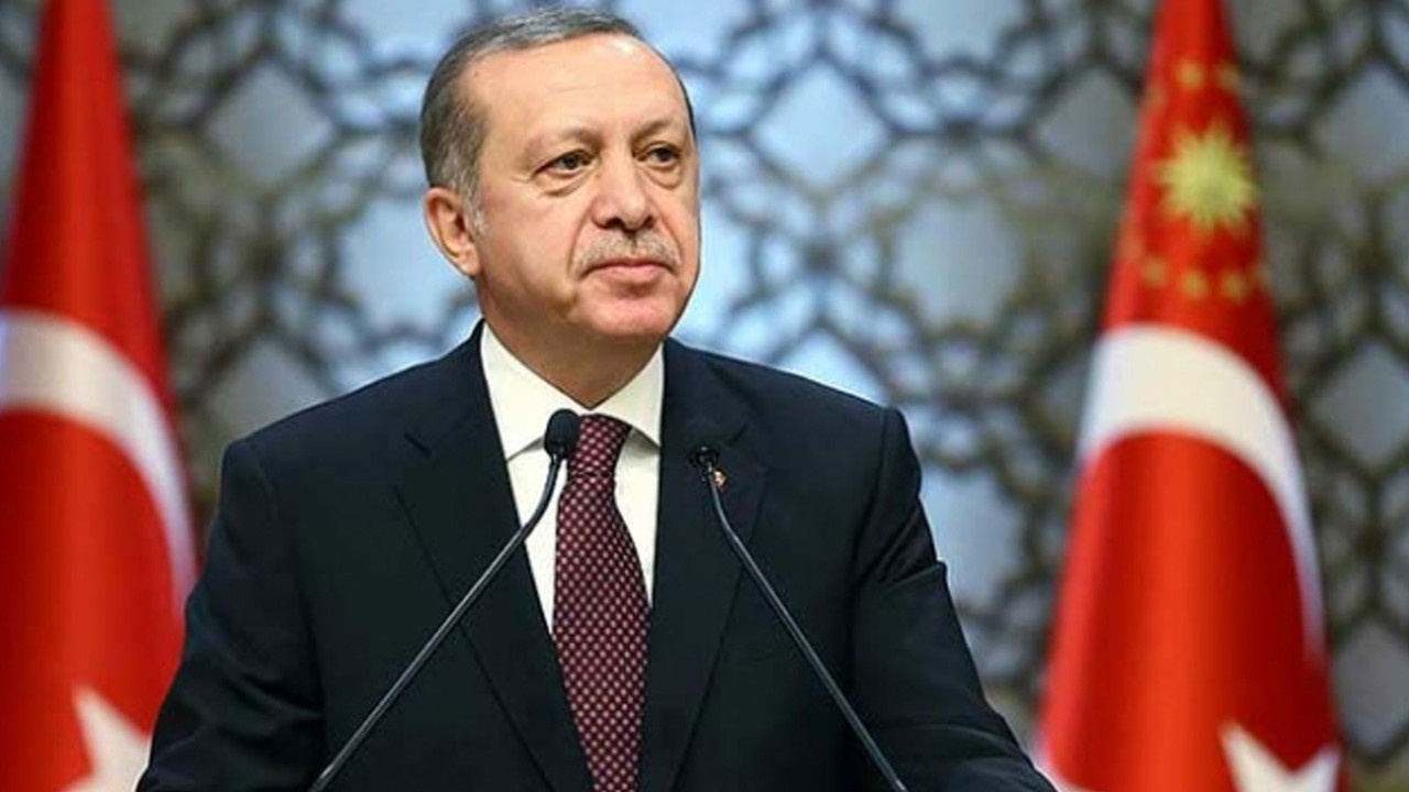 Cumhurbaşkanı Recep Tayyip Erdoğan, İstanbul'un Fethi'nin 570'inci yıl dönümünü kutladı.