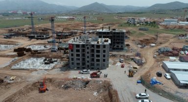 Depremin yıktığı Malatya'da afet konutları yükseliyor
