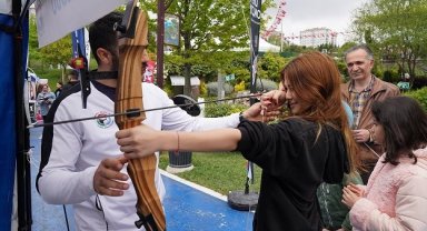 Festival Tüm Hızıyla Sürüyor