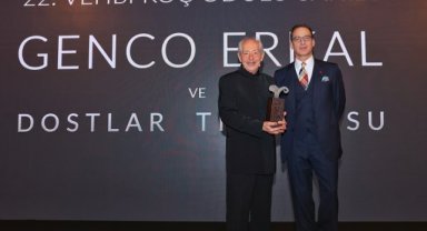 Genco Erkal'a Büyük Onur