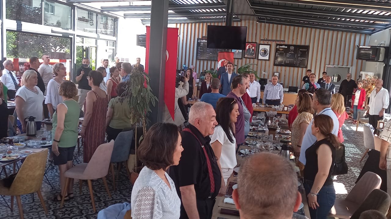 KARTAL ATATÜRK'ÇÜ DÜŞÜNME DERNEĞİ BAŞKANI HÜLYA ARKAN BASIN MENSUPLARIYLA BULUŞTU