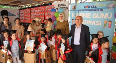 KARTAL BELEDİYE KREŞLERİNDE KARNE HEYECANI
