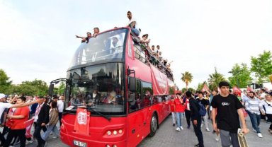 SÜPER LİG'E YÜKSELEN PENDİKSPOR'UN ŞAMPİYONLUK KUTLAMASI GERÇEKLEŞTİRİLDİ.