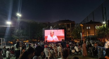ATAŞEHİR’DE AÇIK HAVADA DÜZENLENEN SİNEMA VE TİYATRO GÜNLERİ SONA ERDİ