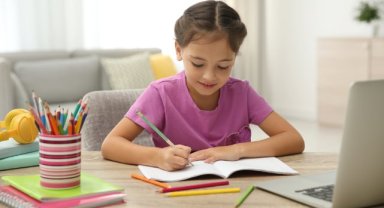 ÇOCUĞUNUZUN YAZ TATİLİNİ VERİMLİ GEÇİRMESİNİ NASIL SAĞLARSINIZ?