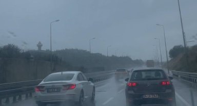 İstanbul'da Aniden Bastıran Sağanak Yağış