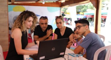 KARTAL BELEDİYESİ LGS TERCİHLERİNDE ÖĞRENCİLERİN YANINDA