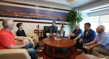 LGS TÜRKİYE BİRİNCİSİNDEN BAŞKAN GÖKHAN YÜKSEL’E ZİYARET