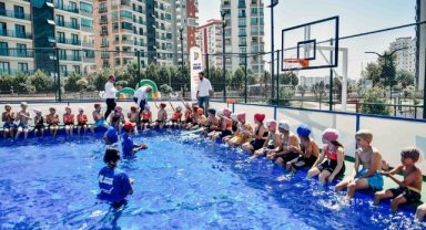 SARIÇAM'DA PORTATİF HAVUZ AÇILDI