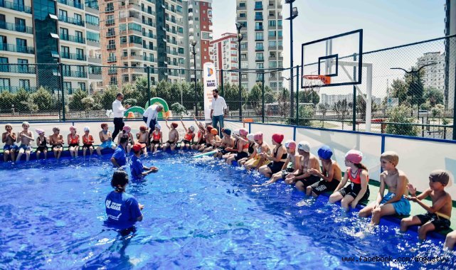 SARIÇAM'DA PORTATİF HAVUZ AÇILDI